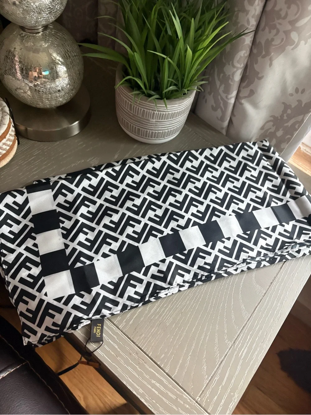 FASHION Black & White Silk Scarf